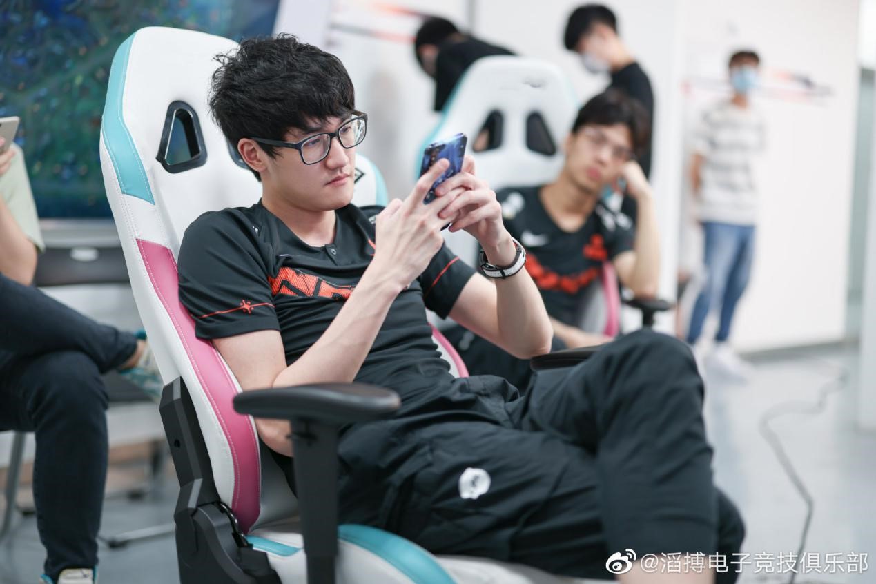 开云官网-关于出色发挥引发热议!,Karsa在切尔西比赛中重返赛场赛场气氛高涨的信息